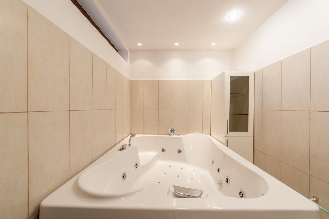 Resedinta exclusivista -Pitesti zona Gavana-smart home/spa!