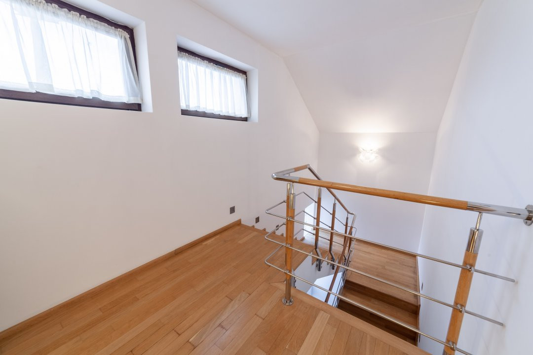 Resedinta exclusivista -Pitesti zona Gavana-smart home/spa!