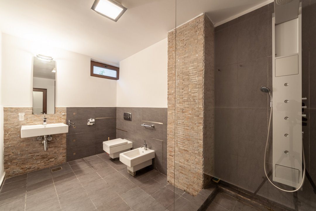 Resedinta exclusivista -Pitesti zona Gavana-smart home/spa!