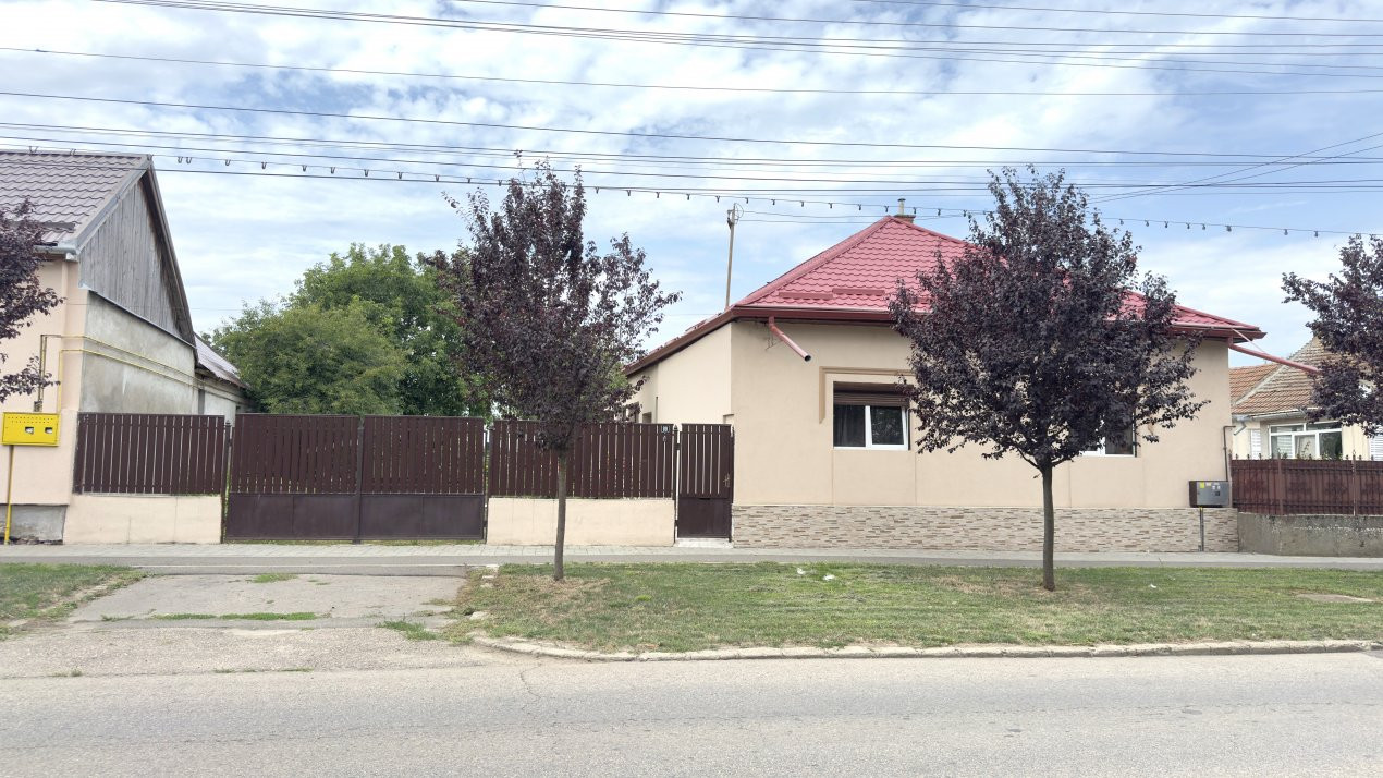 Casă 4 camere, Teren 3.489 mp Str.Petofi Șandor Nr.99 - Carei 