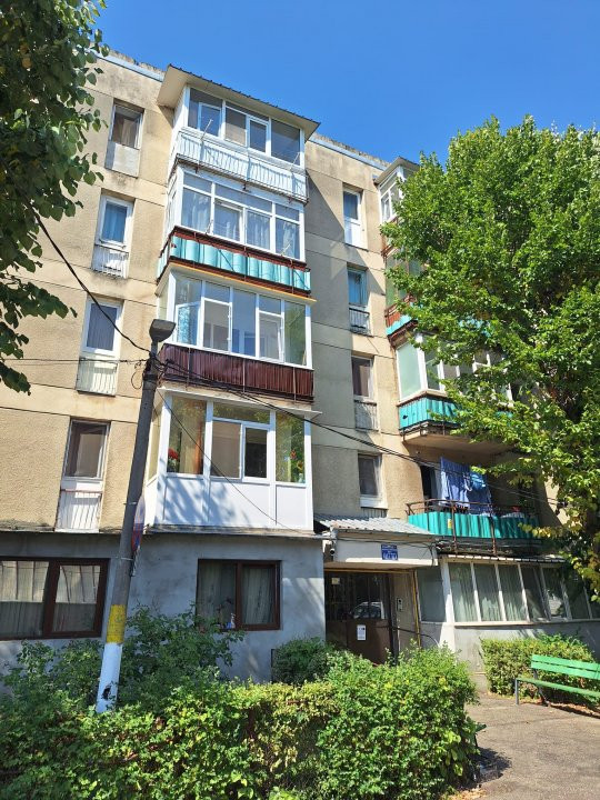 Apartament 3 camere Razboieni, etaj 3/4
