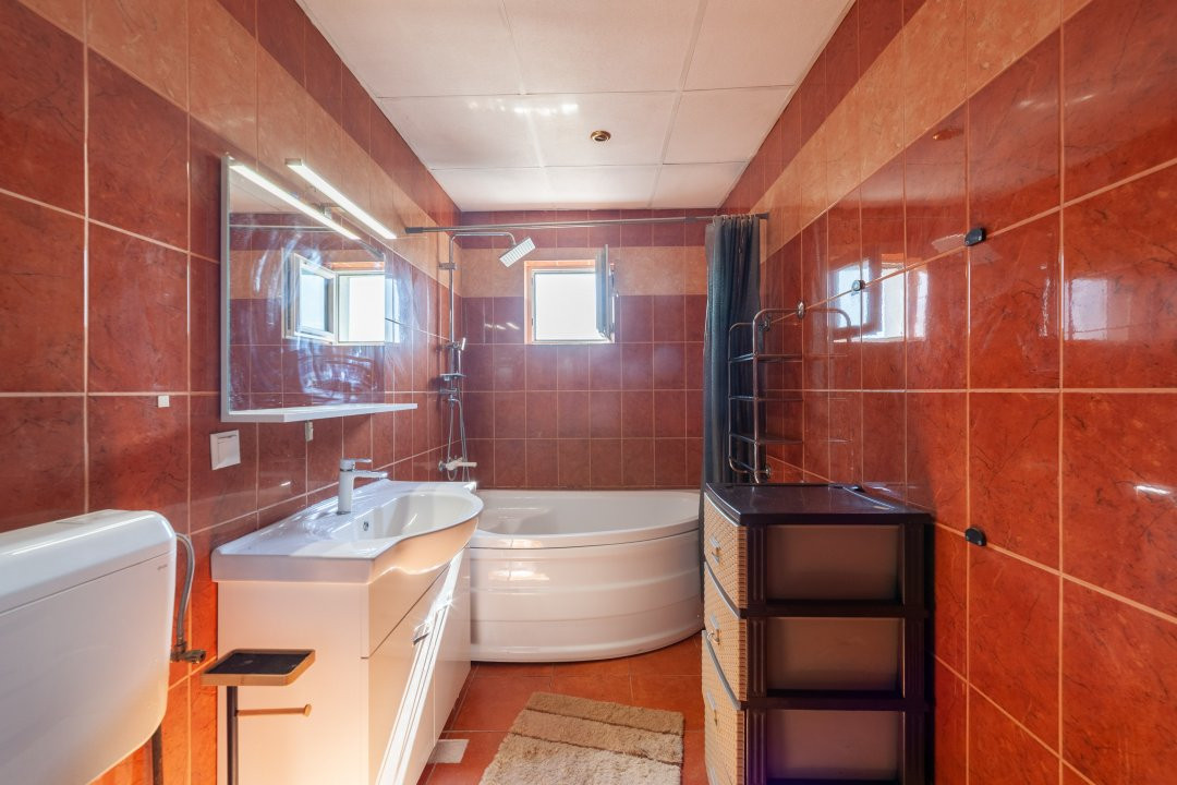 De vanzare-Apartamanet 3 camere 97.30 mp Pitesti zona Trivale!