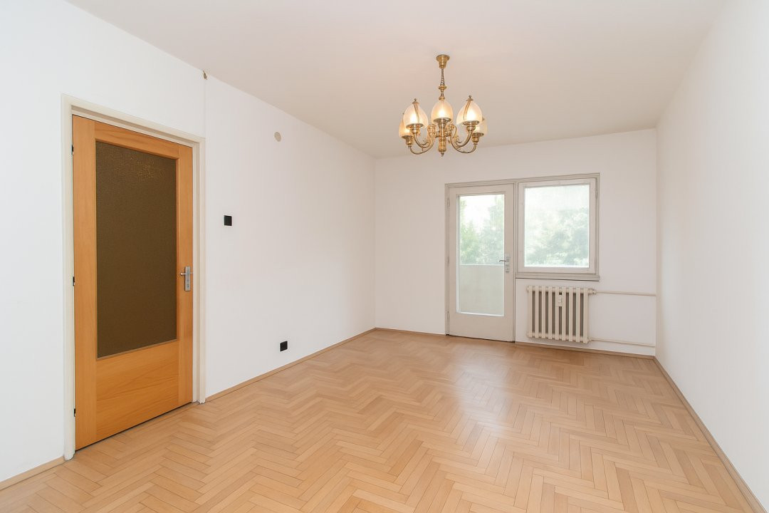 Apartament 3 camere, Craiovei – Etaj 1, bloc 1993