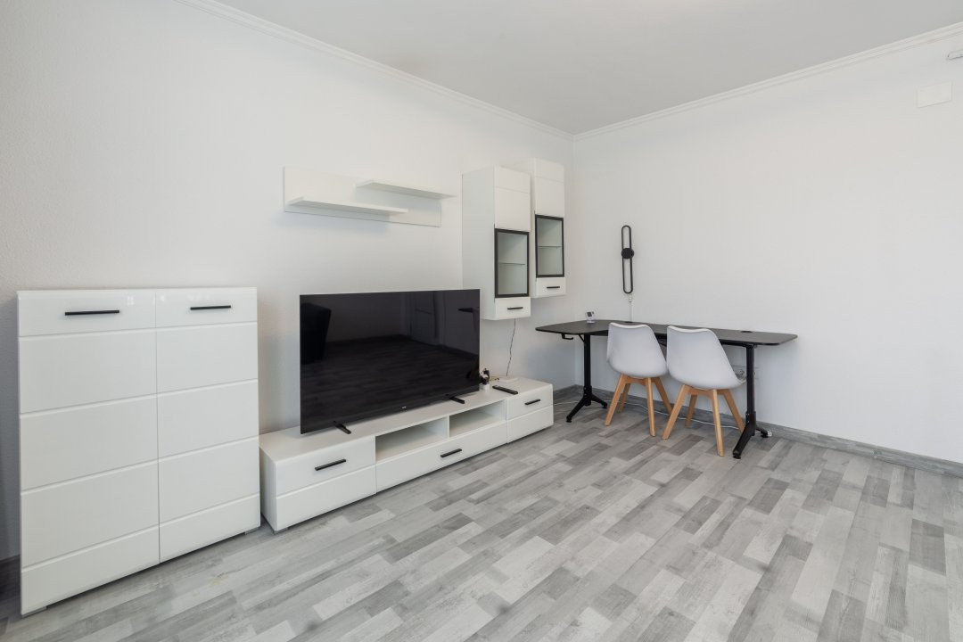 Ultracentral Primarie Pitești – ap. 2 camere + loc de parcare, decomandat