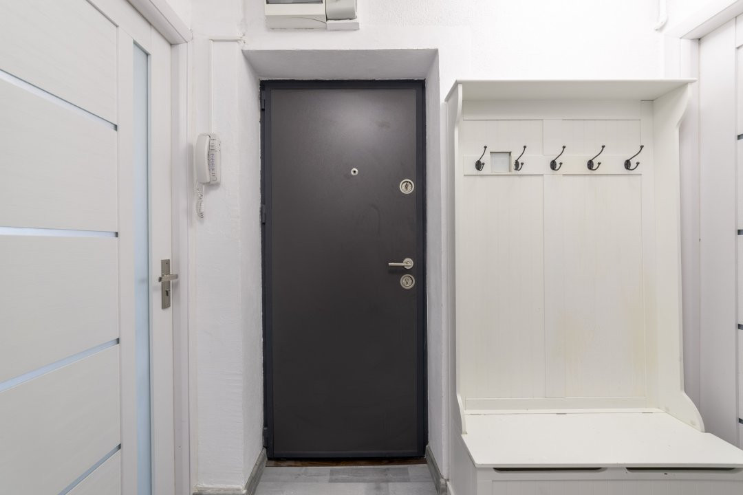 Ultracentral Primarie Pitești – ap. 2 camere + loc de parcare, decomandat