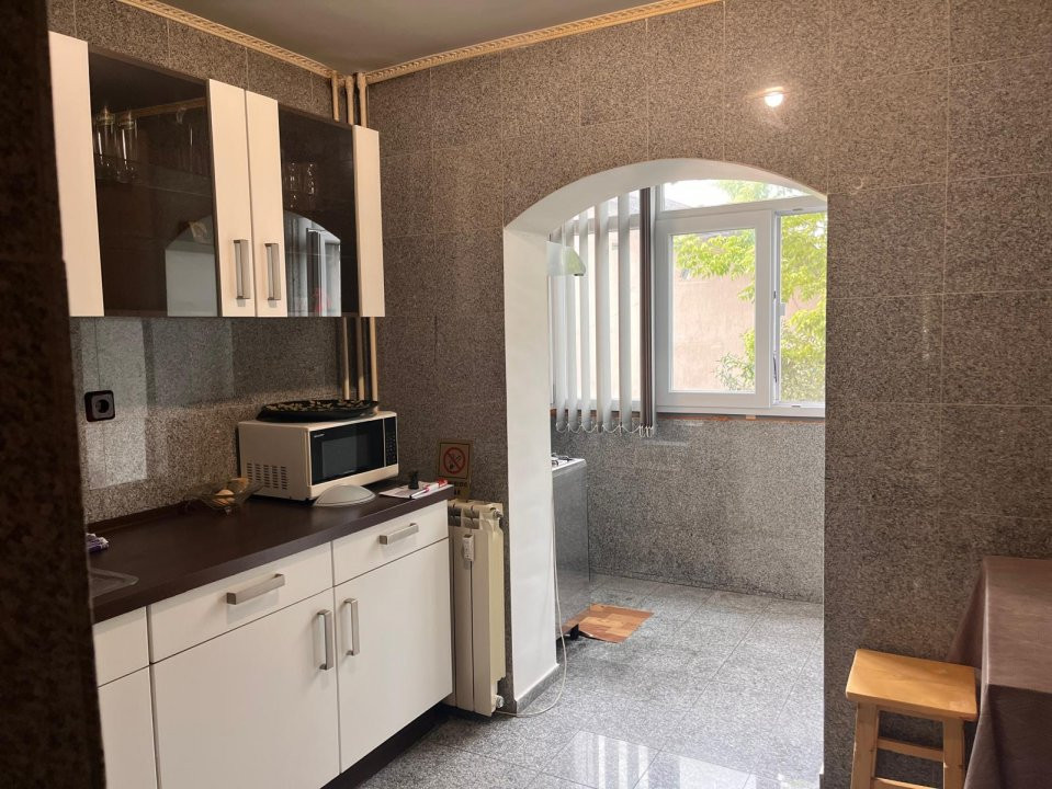 Apartament 2 camere spatios si primitor – George Enescu, zona Liceul Energetic