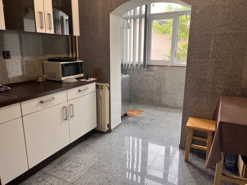 Apartament 2 camere spatios si primitor – George Enescu, zona Liceul Energetic