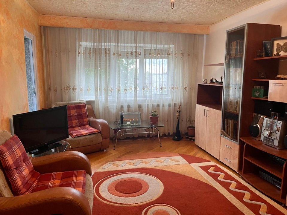 Apartament 2 camere spatios si primitor – George Enescu, zona Liceul Energetic