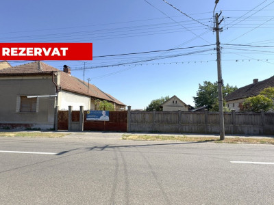 Casă 4 camere, Teren 2.879 mp, Str.T. Vladimirescu Nr.34 - Carei - Comision 0% 