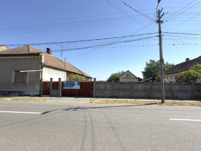 Casă 4 camere, Teren 2.879 mp, Str.T. Vladimirescu Nr.34 - Carei - Comision 0% 