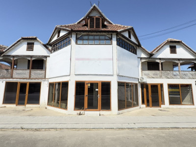 Spațiu de Inchiriat 184 mp, curte 280 mp, B-dul 25 Oct - Carei