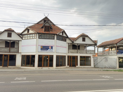Spațiu de Inchiriat 184 mp, curte 280 mp, B-dul 25 Oct - Carei