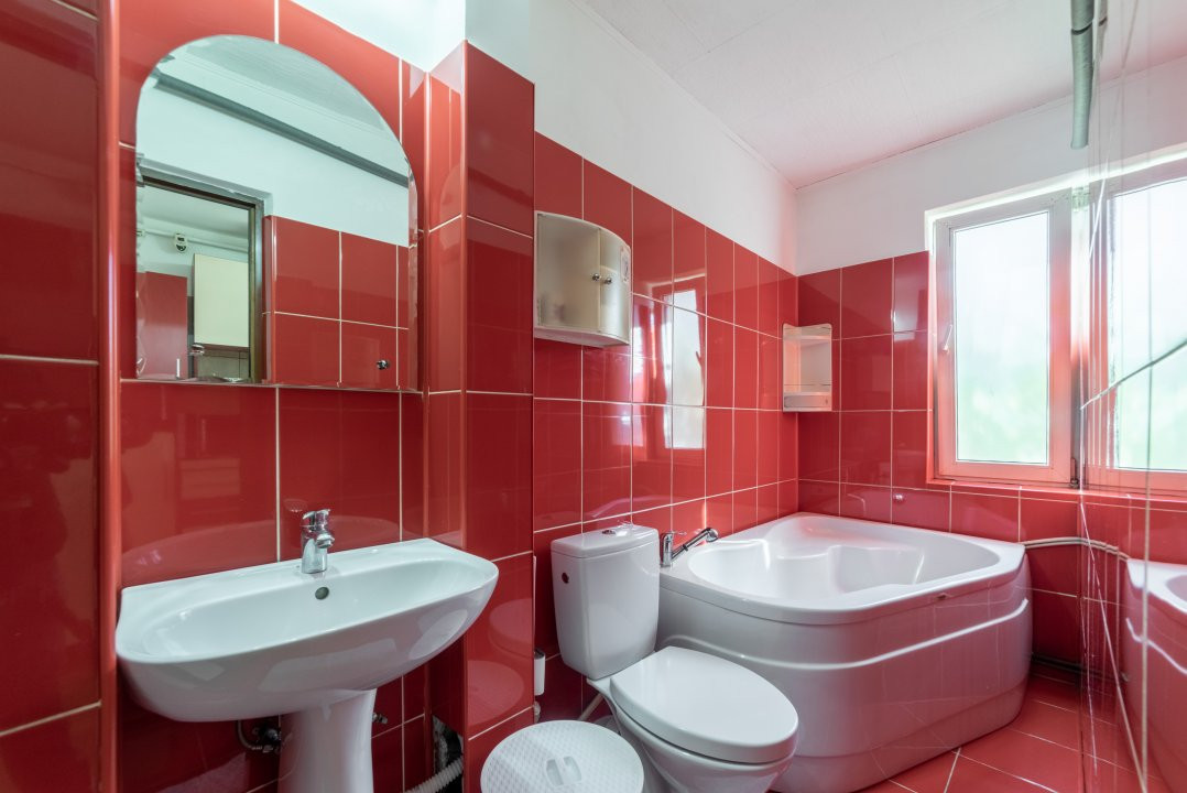 De vanzare- Apartament 3 camere Pitesti-zona Ultracentrala!