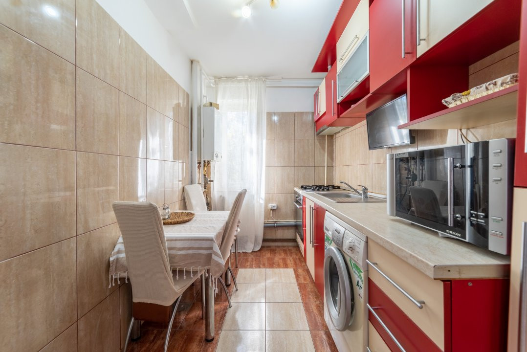 De vanzare- Apartament 3 camere Pitesti-zona Ultracentrala!