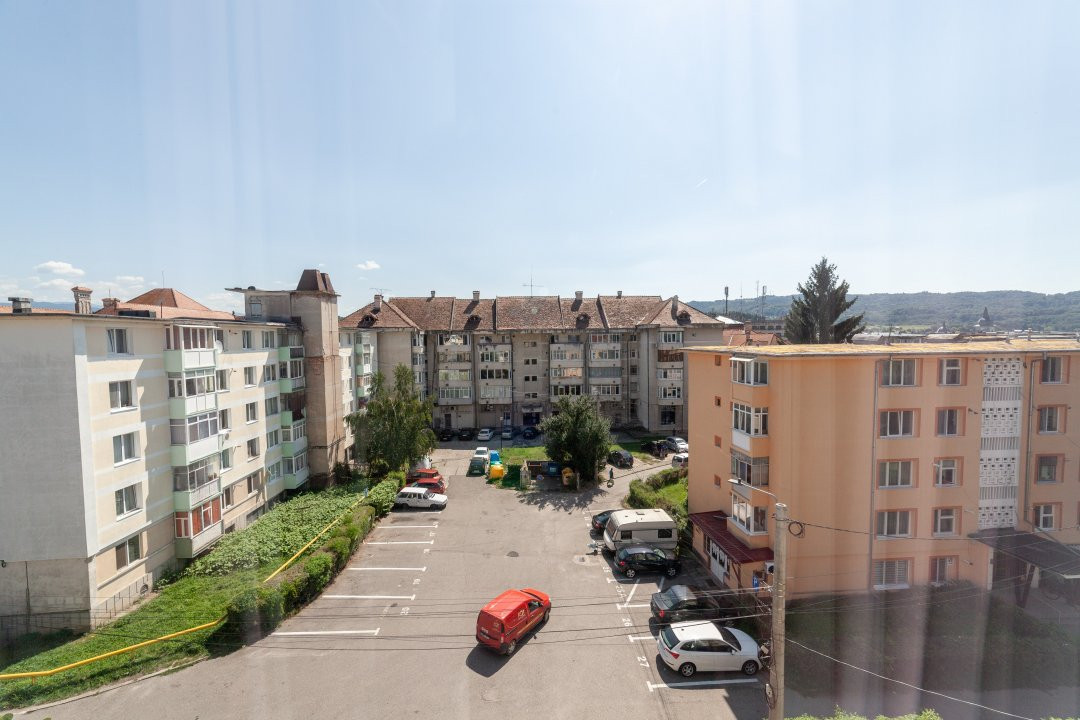 Apartament ultracentral 3 camere -munte- Câmpulung Muscel!