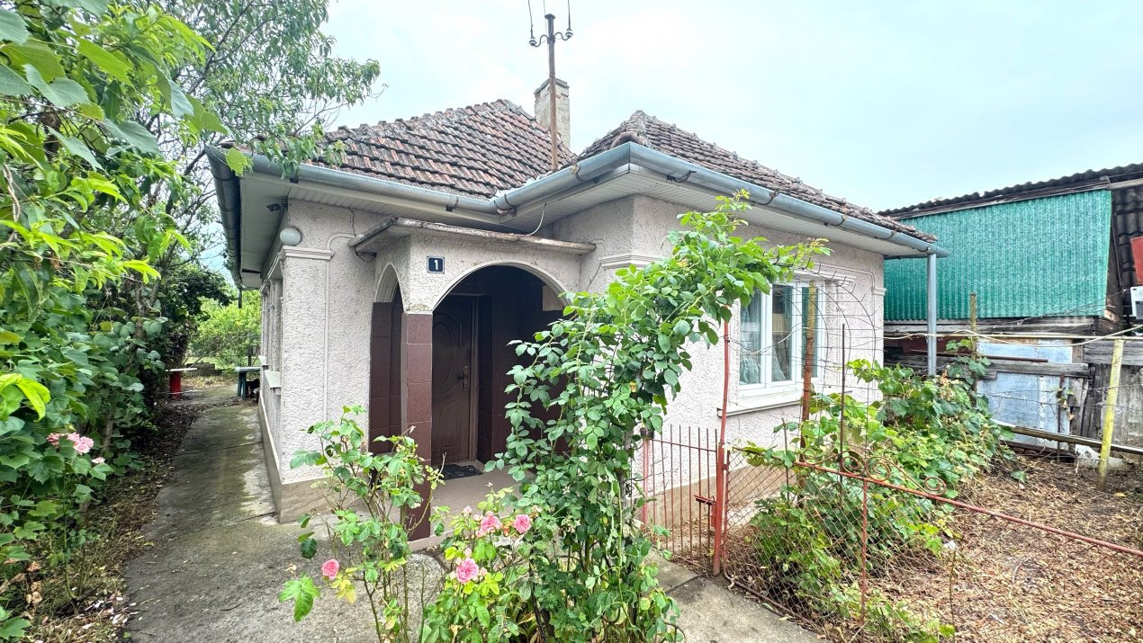 Casă 3 camere,Teren 450 mp Str. N. Grigorescu Nr.1-Carei- Comision 0% cumpărător