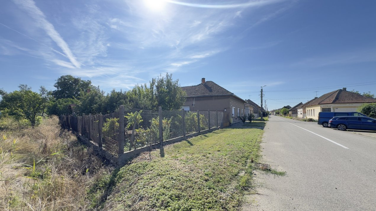 Casă 3 camere, Teren 607 mp Str. Dorului Nr. 4 - Carei - Comision 0% cumpărător