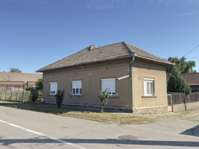 Casă 3 camere, Teren 607 mp Str. Dorului Nr. 4 - Carei - Comision 0% cumpărător