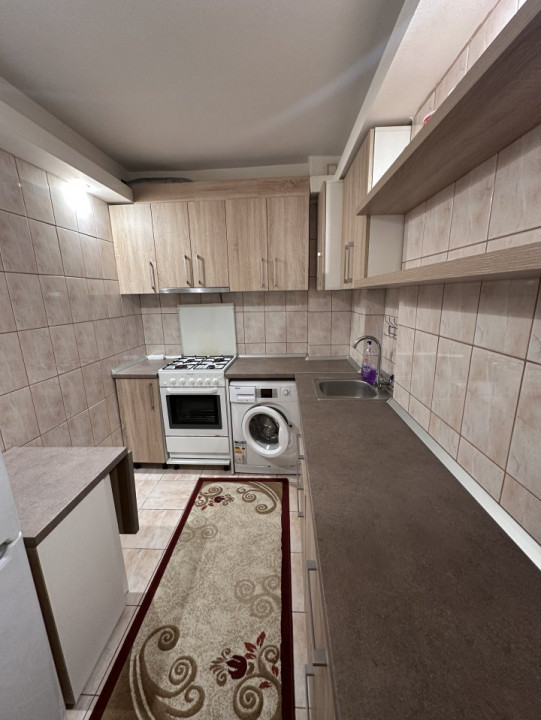 Apartament cu 3 camere la parter, cartier George Enescu
