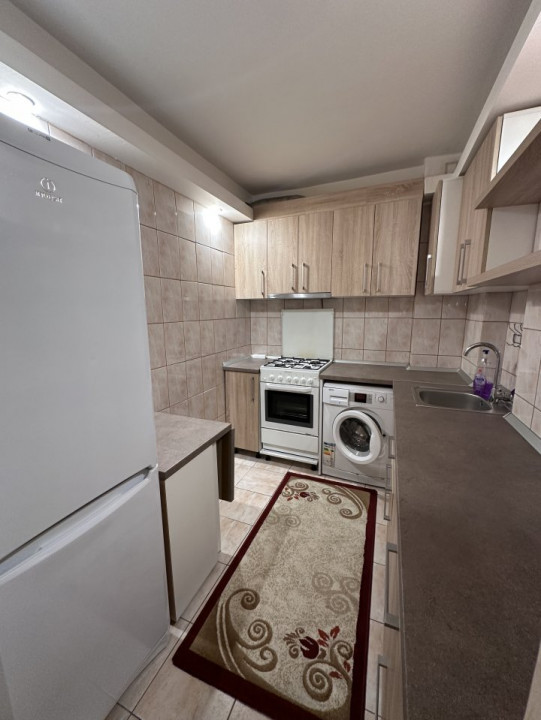 Apartament cu 3 camere la parter, cartier George Enescu