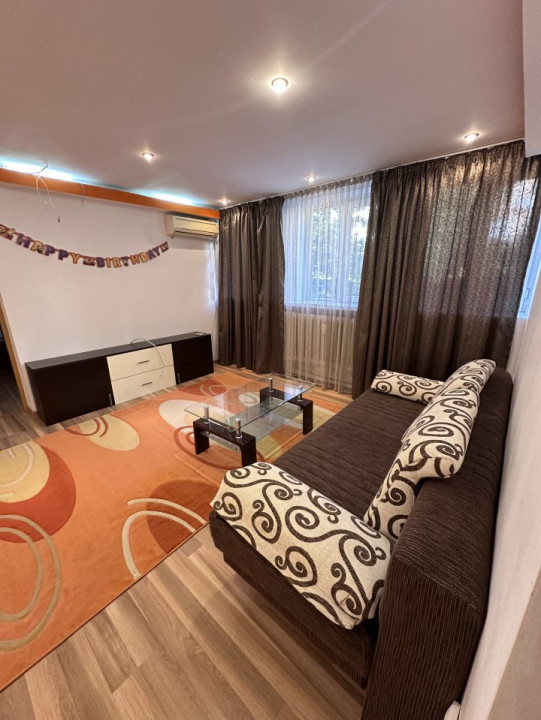 Apartament cu 3 camere la parter, cartier George Enescu