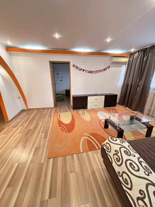 Apartament cu 3 camere la parter, cartier George Enescu