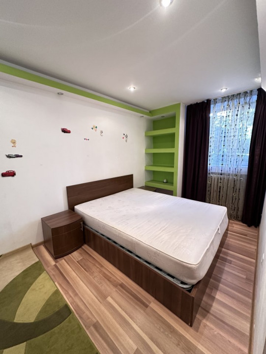 Apartament cu 3 camere la parter, cartier George Enescu