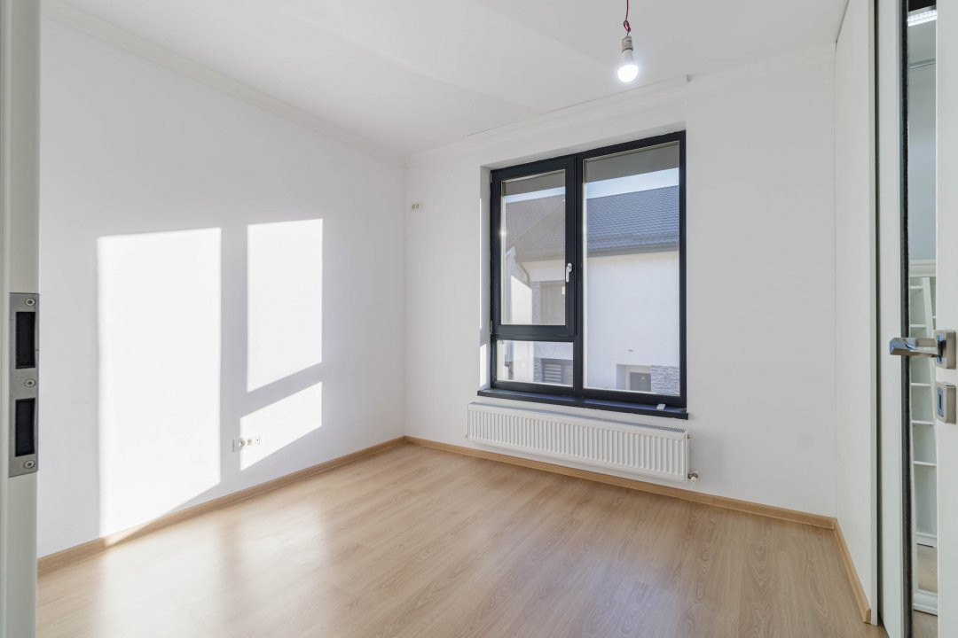 Duplex modern de închiriat cu loc de parcare si curte privata Straulesti 