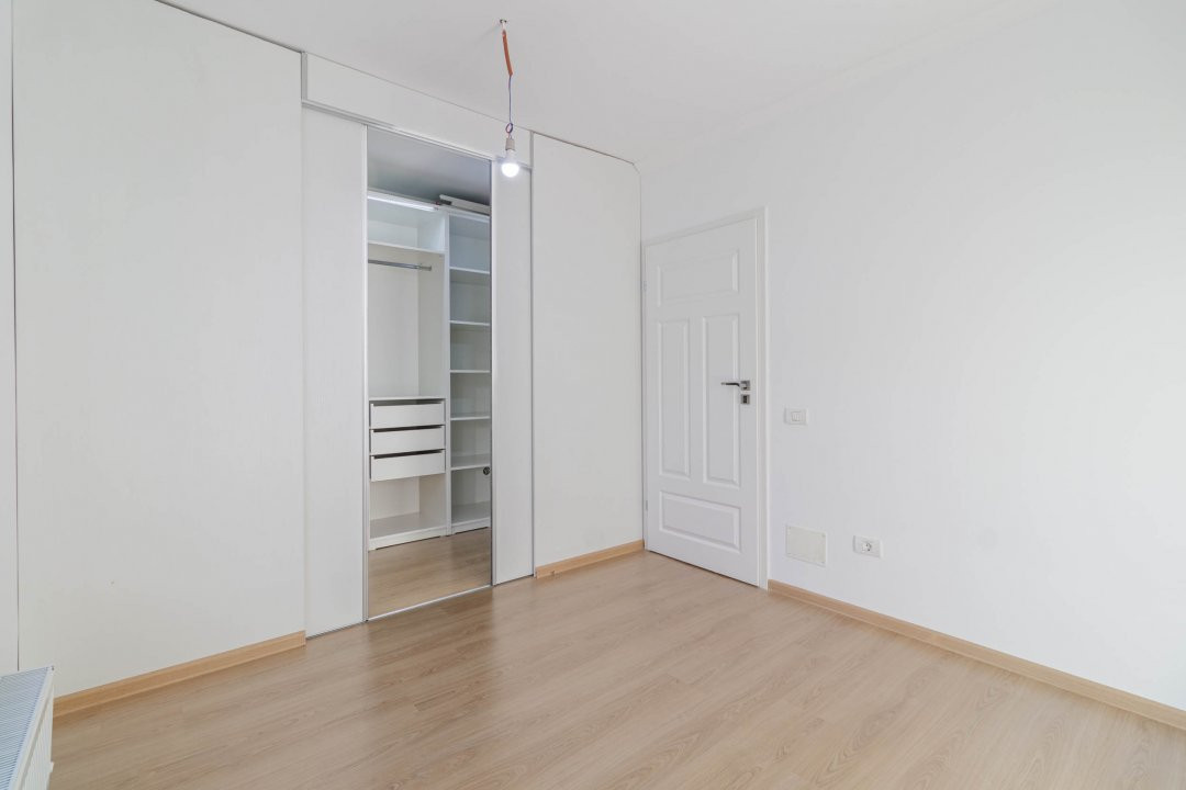 Duplex modern de închiriat cu loc de parcare si curte privata Straulesti 