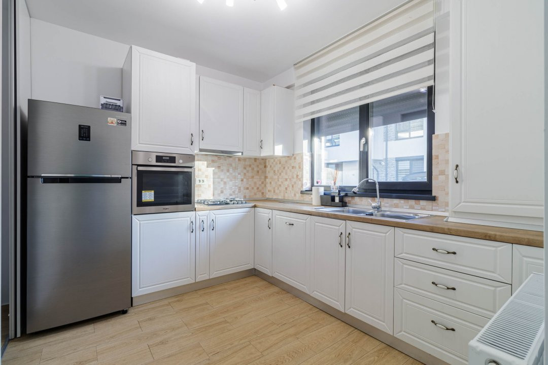 Duplex modern de închiriat cu loc de parcare si curte privata Straulesti 