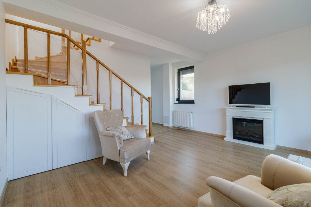 Duplex modern de închiriat cu loc de parcare si curte privata Straulesti 