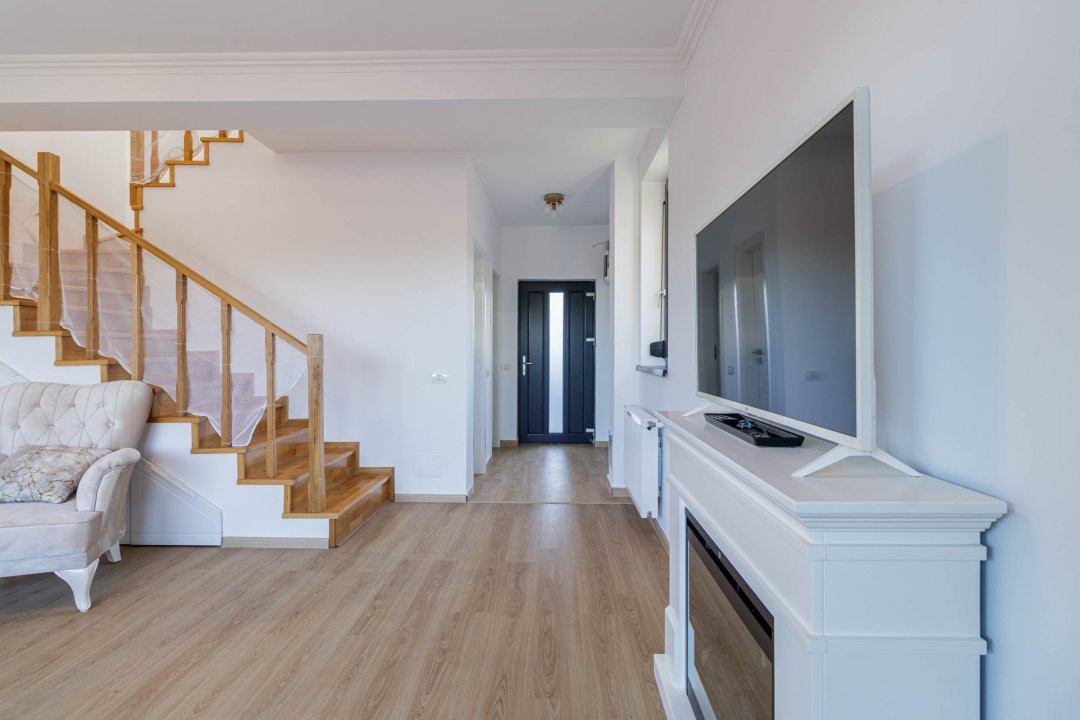 Duplex modern de închiriat cu loc de parcare si curte privata Straulesti 