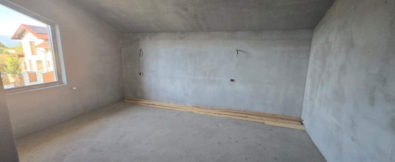 Casă P+M semifinisată în Preajba Mare–personalizeaz-o după stilul tău!