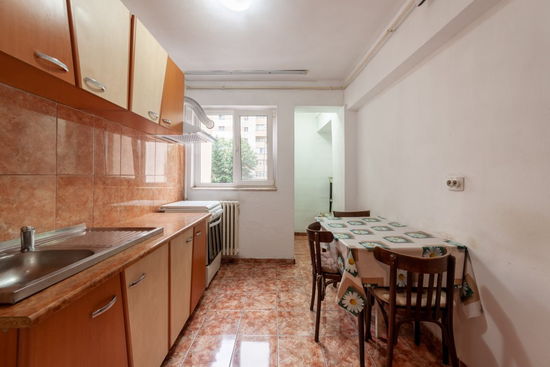 Apartament 3 camere, etaj 1 - Pitesti, Nord!