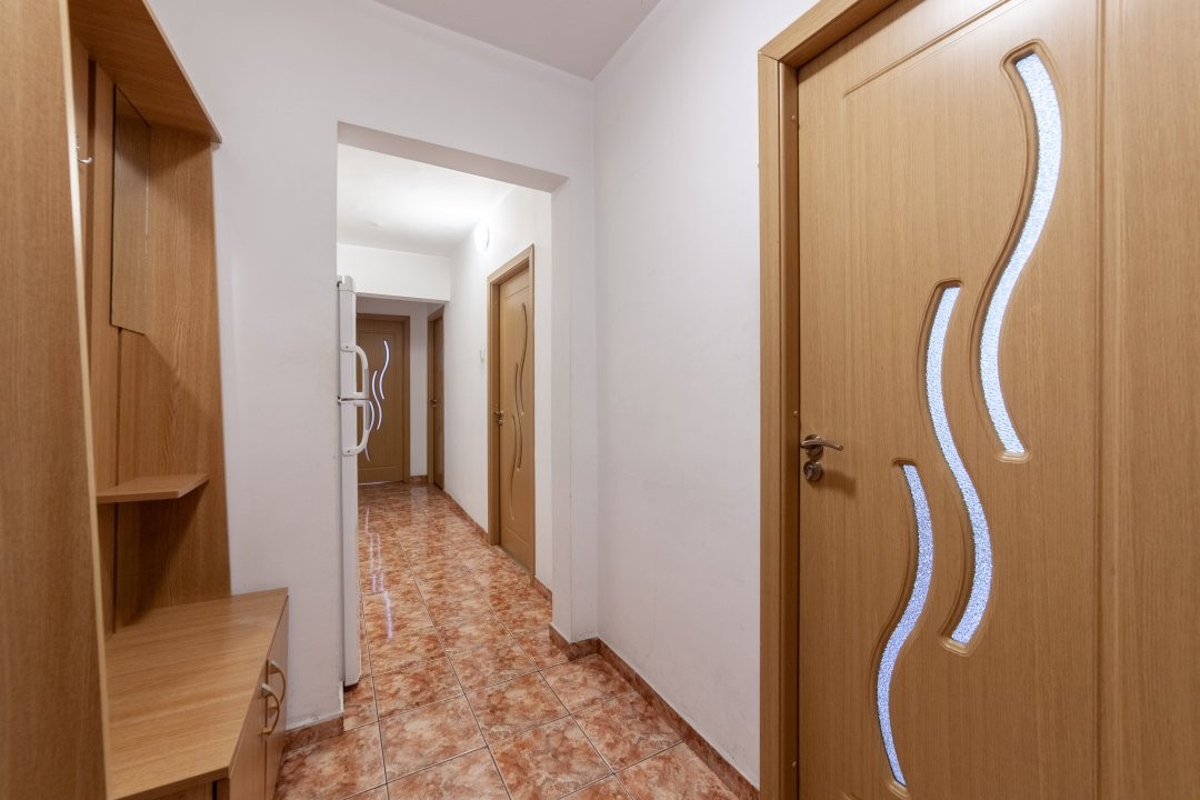 Apartament 3 camere, etaj 1 - Pitesti, Nord!