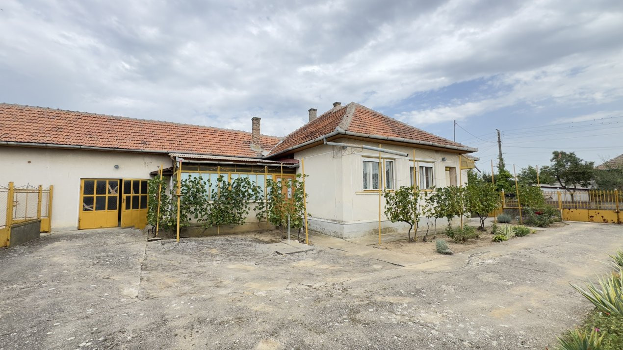 Casă 3 camere, Teren 2347 mp Loc. Lucăceni Jud. Satu Mare-Comision 0% cumpărător