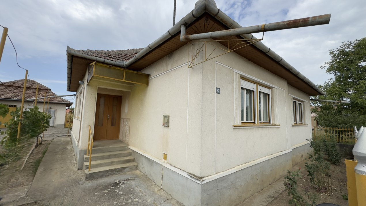 Casă 3 camere, Teren 2347 mp Loc. Lucăceni Jud. Satu Mare-Comision 0% cumpărător