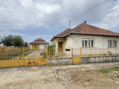 Casă 3 camere, Teren 2347 mp Loc. Lucăceni Jud. Satu Mare-Comision 0% cumpărător