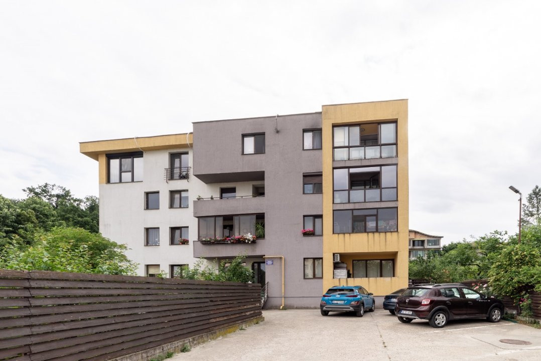 Apartament 2 camere decomandat + Gradina + loc de parcare 