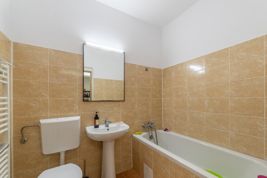 Apartament 2 camere decomandat + Gradina + loc de parcare 