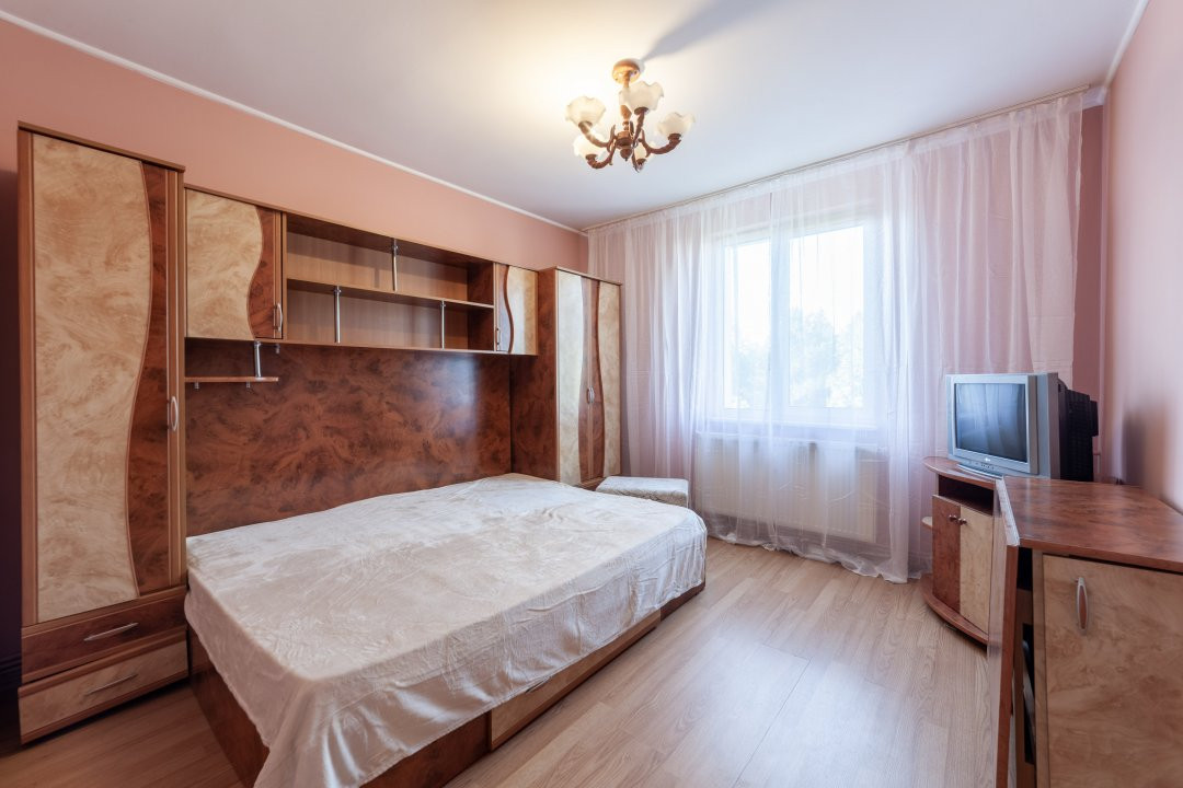 Apartament 2 camere, decomandat, zona centrală, izolat termic, centrală