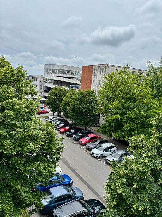 Apartament 2 camere, decomandat, zona centrală, izolat termic, centrală