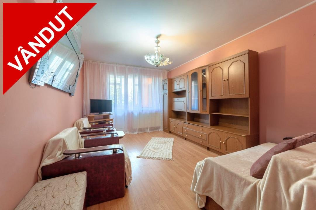 Apartament 2 camere, decomandat, zona centrală, izolat termic, centrală