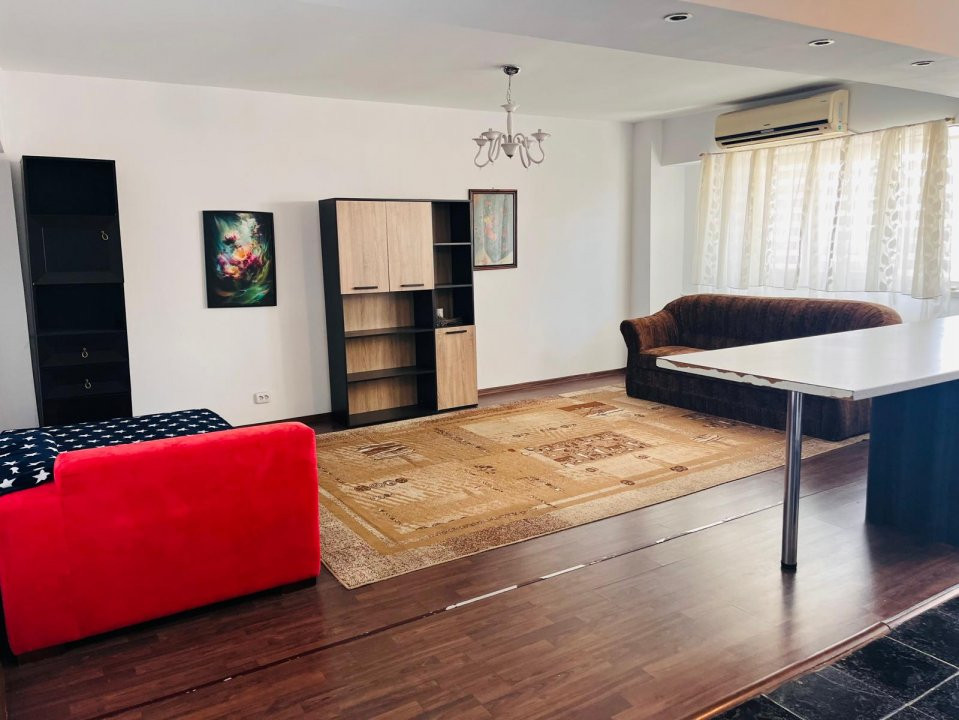 Apartament 3 camere central, spatios, cu priveliste panoramica
