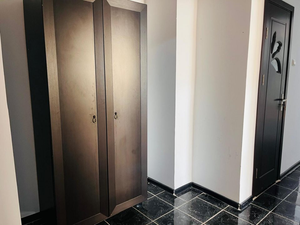 Apartament 3 camere central, spatios, cu priveliste panoramica