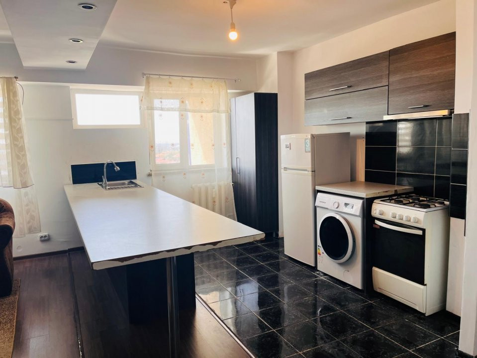 Apartament 3 camere central, spatios, cu priveliste panoramica