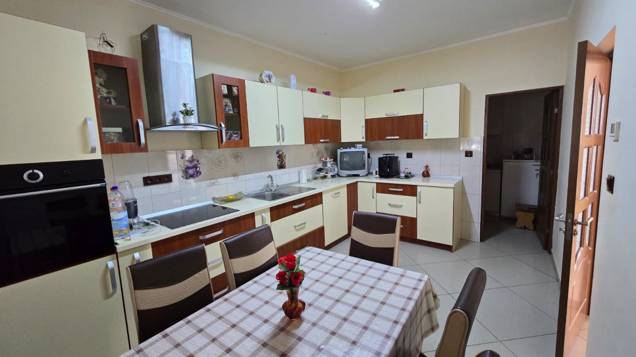 De Vânzare Casă Păuleștiului 9 ari teren