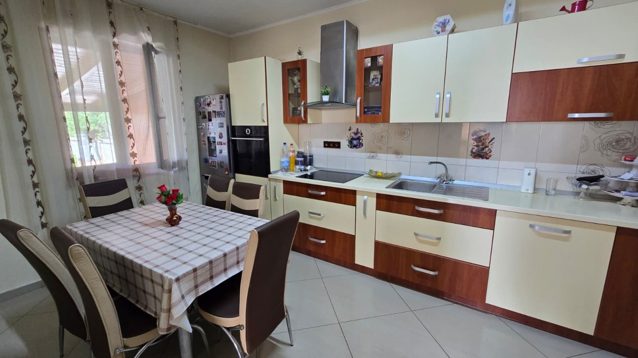 De Vânzare Casă Păuleștiului 9 ari teren