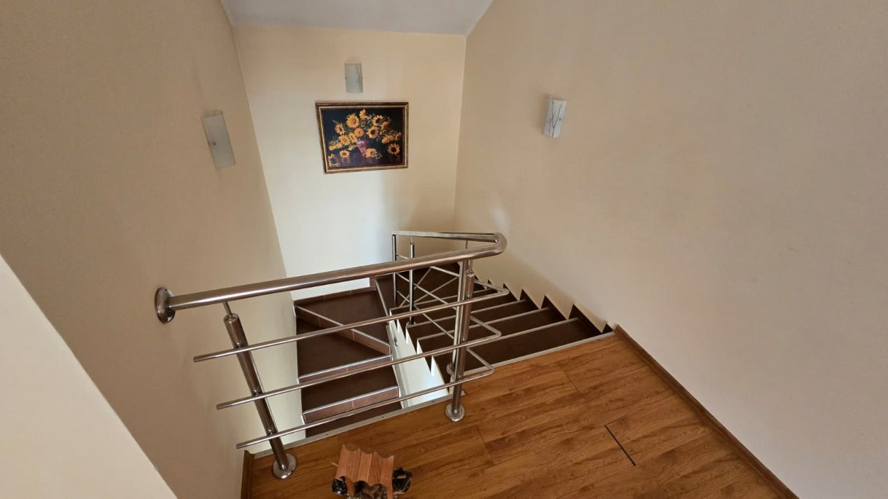 De Vânzare Casă Păuleștiului 9 ari teren