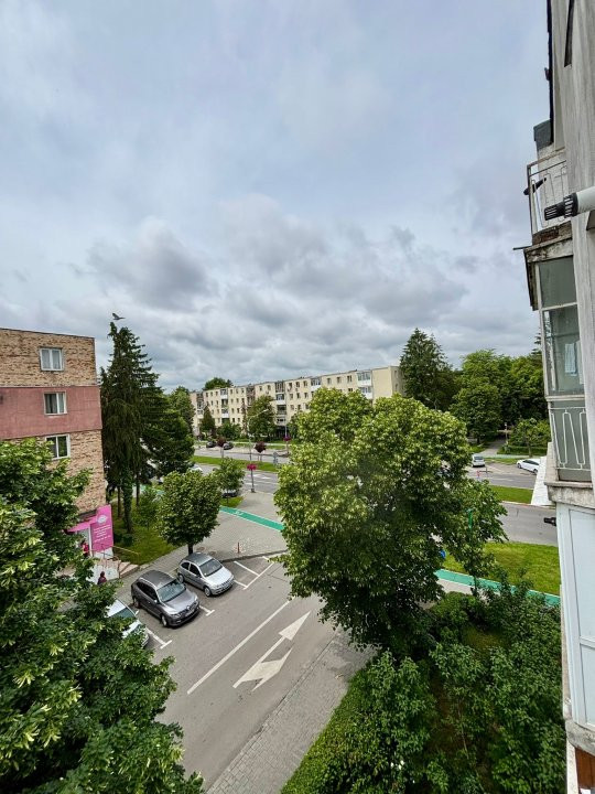 Apartament 2 camere, decomandat, zona centrală, izolat termic, centrală